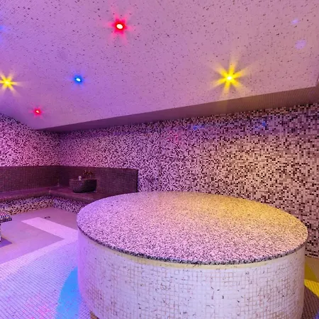 Belvedere Club Aparthotel 4*